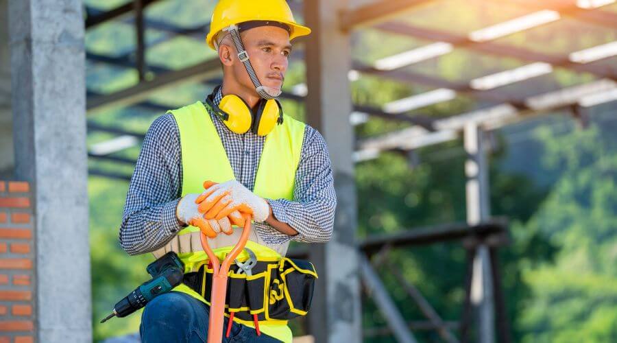 Professional gutter cleaning in Alburnett, IA